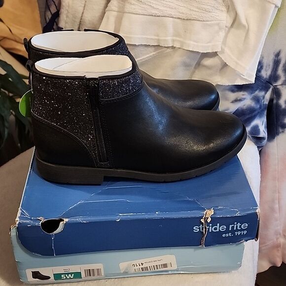 Kids stride right size 5W NIB - Picture 1 of 6